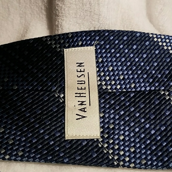 Van heusen tie - Picture 3 of 4